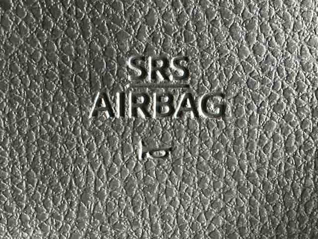 ヴォクシー ＺＳ煌ＩＩＩ　ドラレコ　ナビ　Ｒカメラ　後席モニター　コーナーセンサ　プリクラッシュ　スマートキ　アイスト　ＤＶＤ再生機能　記録簿付き　横滑り防止装置　三列シート　盗難防止　オートエアコン　キーレス　ＥＴＣ装備（62枚目）