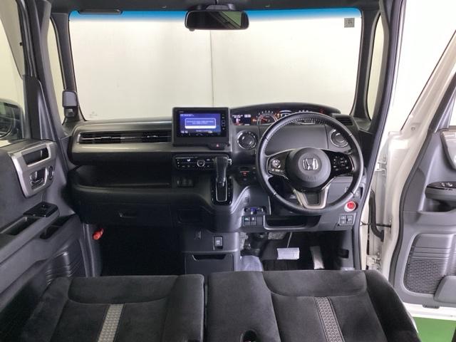 Ｎ－ＢＯＸカスタム Ｌスタイル＋ブラック　ドラレコ　ナビ　Ｒカメラ　ブルートゥース　衝突軽減ブレ－キ　パーキングセンサー　ＤＶＤ再生　横滑り防止　シ－トヒ－タ－　クルーズコントロール　ＬＥＤライト　地デジ　イモビライザー　スマキー　ＡＢＳ（2枚目）