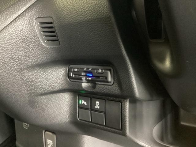 Ｎ－ＢＯＸカスタム Ｌスタイル＋ブラック　ドラレコ　ナビ　Ｒカメラ　ブルートゥース　衝突軽減ブレ－キ　パーキングセンサー　ＤＶＤ再生　横滑り防止　シ－トヒ－タ－　クルーズコントロール　ＬＥＤライト　地デジ　イモビライザー　スマキー　ＡＢＳ（13枚目）