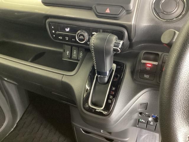 Ｎ－ＢＯＸカスタム Ｌスタイル＋ブラック　ドラレコ　ナビ　Ｒカメラ　ブルートゥース　衝突軽減ブレ－キ　パーキングセンサー　ＤＶＤ再生　横滑り防止　シ－トヒ－タ－　クルーズコントロール　ＬＥＤライト　地デジ　イモビライザー　スマキー　ＡＢＳ（17枚目）