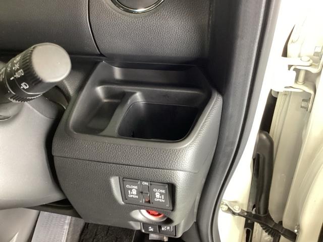 Ｎ－ＢＯＸカスタム Ｌスタイル＋ブラック　ドラレコ　ナビ　Ｒカメラ　ブルートゥース　衝突軽減ブレ－キ　パーキングセンサー　ＤＶＤ再生　横滑り防止　シ－トヒ－タ－　クルーズコントロール　ＬＥＤライト　地デジ　イモビライザー　スマキー　ＡＢＳ（18枚目）