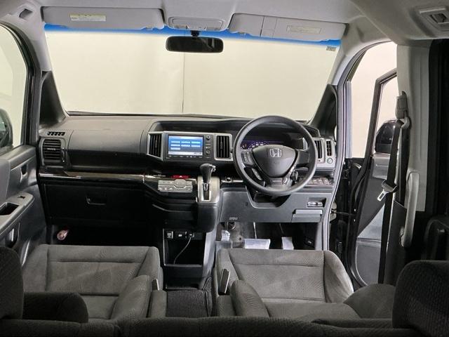 ステップワゴンスパーダ Ｚクールスピリット　ナビ　Ｒカメラ　後席モニター　ＤＶＤ　ＴＶ　キーフリー　横滑防止　記録簿付き　フルオートエアコン　パワーウインドウ　三列シート　運転席エアバック　パワステ　ワンセグ　ＡＢＳ　ＥＴＣ　スマートキ（2枚目）