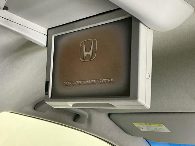 ステップワゴンスパーダ Ｚクールスピリット　ナビ　Ｒカメラ　後席モニター　ＤＶＤ　ＴＶ　キーフリー　横滑防止　記録簿付き　フルオートエアコン　パワーウインドウ　三列シート　運転席エアバック　パワステ　ワンセグ　ＡＢＳ　ＥＴＣ　スマートキ（13枚目）