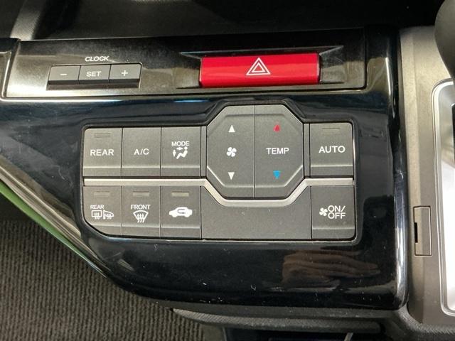 ステップワゴンスパーダ Ｚクールスピリット　ナビ　Ｒカメラ　後席モニター　ＤＶＤ　ＴＶ　キーフリー　横滑防止　記録簿付き　フルオートエアコン　パワーウインドウ　三列シート　運転席エアバック　パワステ　ワンセグ　ＡＢＳ　ＥＴＣ　スマートキ（15枚目）