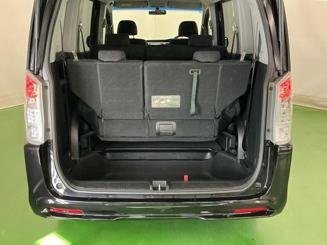 ステップワゴンスパーダ Ｚクールスピリット　ナビ　Ｒカメラ　後席モニター　ＤＶＤ　ＴＶ　キーフリー　横滑防止　記録簿付き　フルオートエアコン　パワーウインドウ　三列シート　運転席エアバック　パワステ　ワンセグ　ＡＢＳ　ＥＴＣ　スマートキ（25枚目）