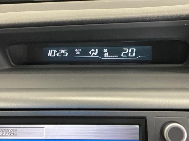 ステップワゴンスパーダ Ｚクールスピリット　ナビ　Ｒカメラ　後席モニター　ＤＶＤ　ＴＶ　キーフリー　横滑防止　記録簿付き　フルオートエアコン　パワーウインドウ　三列シート　運転席エアバック　パワステ　ワンセグ　ＡＢＳ　ＥＴＣ　スマートキ（45枚目）