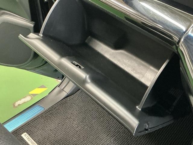 ステップワゴンスパーダ Ｚクールスピリット　ナビ　Ｒカメラ　後席モニター　ＤＶＤ　ＴＶ　キーフリー　横滑防止　記録簿付き　フルオートエアコン　パワーウインドウ　三列シート　運転席エアバック　パワステ　ワンセグ　ＡＢＳ　ＥＴＣ　スマートキ（48枚目）