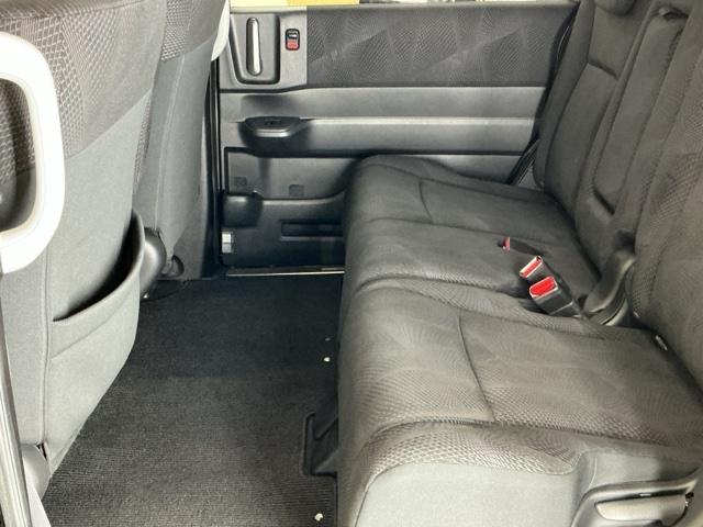 ステップワゴンスパーダ Ｚクールスピリット　ナビ　Ｒカメラ　後席モニター　ＤＶＤ　ＴＶ　キーフリー　横滑防止　記録簿付き　フルオートエアコン　パワーウインドウ　三列シート　運転席エアバック　パワステ　ワンセグ　ＡＢＳ　ＥＴＣ　スマートキ（58枚目）