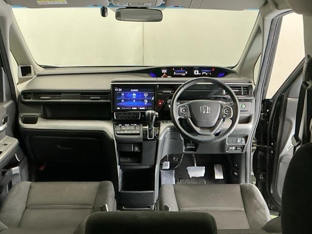 ステップワゴンスパーダ スパーダホンダセンシング　ドラレコ　ナビ　Ｒカメラ　後席モニター　盗難防止　助手席エアバッグ　Ｗパワスラ　記録簿有　地デジ　ＬＥＤライト　横滑り防止システム　オートエアコン　リアカメラ　ドライブレコーダー装着車　ＵＳＢ　スマ鍵（2枚目）