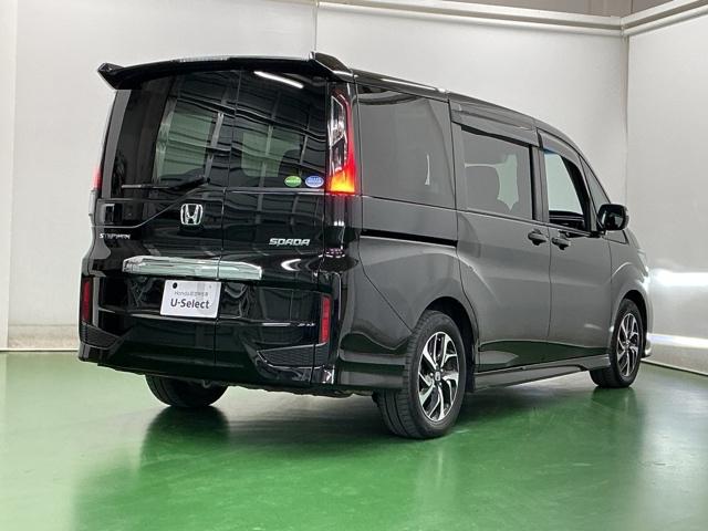 ステップワゴンスパーダ スパーダホンダセンシング　ドラレコ　ナビ　Ｒカメラ　後席モニター　盗難防止　助手席エアバッグ　Ｗパワスラ　記録簿有　地デジ　ＬＥＤライト　横滑り防止システム　オートエアコン　リアカメラ　ドライブレコーダー装着車　ＵＳＢ　スマ鍵（8枚目）