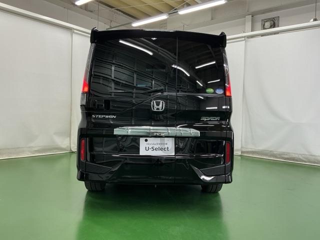 ステップワゴンスパーダ スパーダホンダセンシング　ドラレコ　ナビ　Ｒカメラ　後席モニター　盗難防止　助手席エアバッグ　Ｗパワスラ　記録簿有　地デジ　ＬＥＤライト　横滑り防止システム　オートエアコン　リアカメラ　ドライブレコーダー装着車　ＵＳＢ　スマ鍵（9枚目）