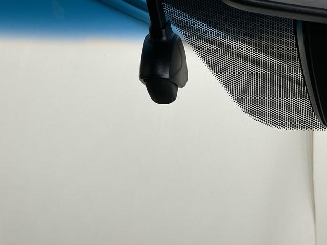 ステップワゴンスパーダ スパーダホンダセンシング　ドラレコ　ナビ　Ｒカメラ　後席モニター　盗難防止　助手席エアバッグ　Ｗパワスラ　記録簿有　地デジ　ＬＥＤライト　横滑り防止システム　オートエアコン　リアカメラ　ドライブレコーダー装着車　ＵＳＢ　スマ鍵（14枚目）