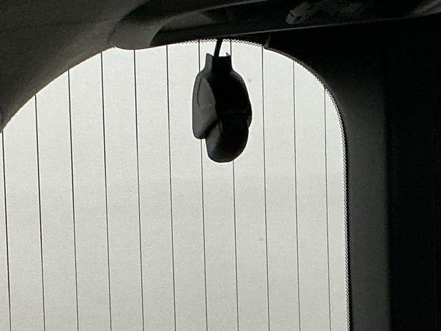 ステップワゴンスパーダ スパーダホンダセンシング　ドラレコ　ナビ　Ｒカメラ　後席モニター　盗難防止　助手席エアバッグ　Ｗパワスラ　記録簿有　地デジ　ＬＥＤライト　横滑り防止システム　オートエアコン　リアカメラ　ドライブレコーダー装着車　ＵＳＢ　スマ鍵（15枚目）