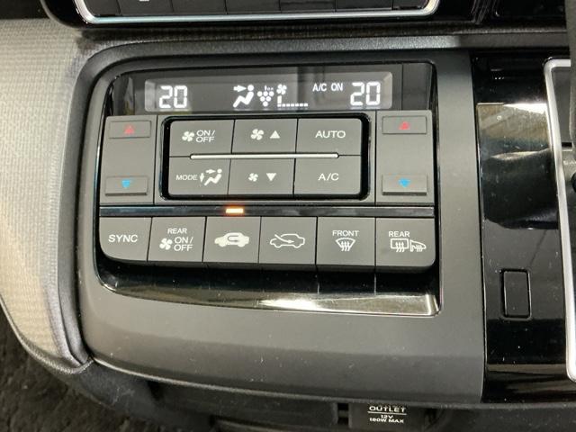 ステップワゴンスパーダ スパーダホンダセンシング　ドラレコ　ナビ　Ｒカメラ　後席モニター　盗難防止　助手席エアバッグ　Ｗパワスラ　記録簿有　地デジ　ＬＥＤライト　横滑り防止システム　オートエアコン　リアカメラ　ドライブレコーダー装着車　ＵＳＢ　スマ鍵（17枚目）