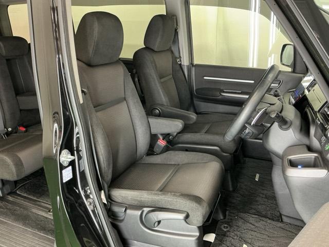 ステップワゴンスパーダ スパーダホンダセンシング　ドラレコ　ナビ　Ｒカメラ　後席モニター　盗難防止　助手席エアバッグ　Ｗパワスラ　記録簿有　地デジ　ＬＥＤライト　横滑り防止システム　オートエアコン　リアカメラ　ドライブレコーダー装着車　ＵＳＢ　スマ鍵（21枚目）