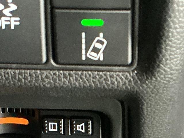 ステップワゴンスパーダ スパーダホンダセンシング　ドラレコ　ナビ　Ｒカメラ　後席モニター　盗難防止　助手席エアバッグ　Ｗパワスラ　記録簿有　地デジ　ＬＥＤライト　横滑り防止システム　オートエアコン　リアカメラ　ドライブレコーダー装着車　ＵＳＢ　スマ鍵（28枚目）