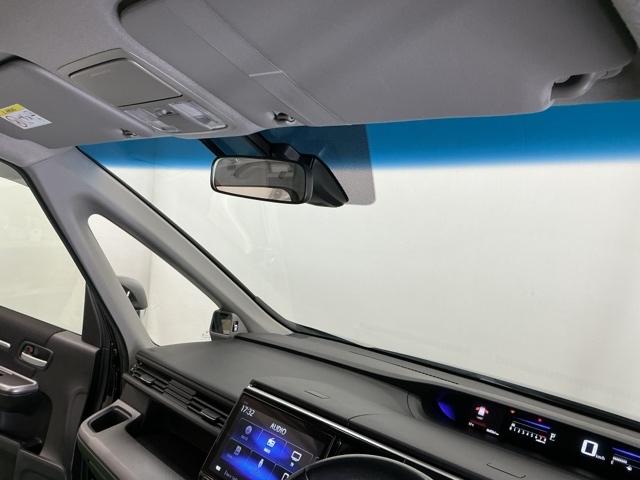 ステップワゴンスパーダ スパーダホンダセンシング　ドラレコ　ナビ　Ｒカメラ　後席モニター　盗難防止　助手席エアバッグ　Ｗパワスラ　記録簿有　地デジ　ＬＥＤライト　横滑り防止システム　オートエアコン　リアカメラ　ドライブレコーダー装着車　ＵＳＢ　スマ鍵（30枚目）