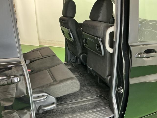 ステップワゴンスパーダ スパーダホンダセンシング　ドラレコ　ナビ　Ｒカメラ　後席モニター　盗難防止　助手席エアバッグ　Ｗパワスラ　記録簿有　地デジ　ＬＥＤライト　横滑り防止システム　オートエアコン　リアカメラ　ドライブレコーダー装着車　ＵＳＢ　スマ鍵（53枚目）