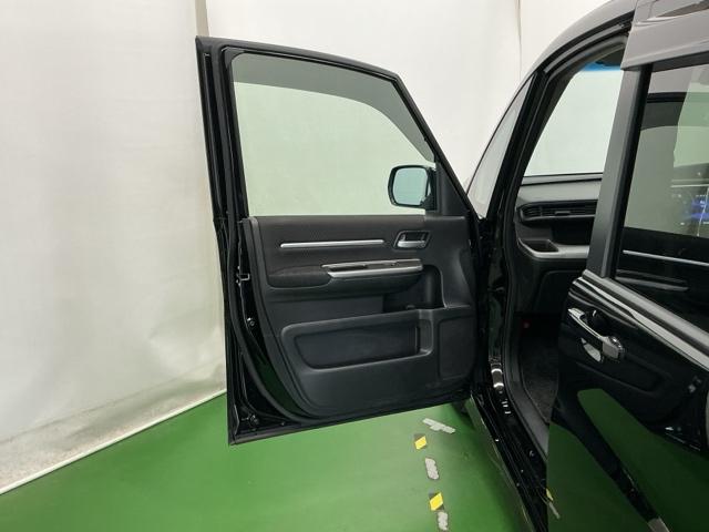 ステップワゴンスパーダ スパーダホンダセンシング　ドラレコ　ナビ　Ｒカメラ　後席モニター　盗難防止　助手席エアバッグ　Ｗパワスラ　記録簿有　地デジ　ＬＥＤライト　横滑り防止システム　オートエアコン　リアカメラ　ドライブレコーダー装着車　ＵＳＢ　スマ鍵（54枚目）