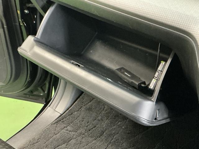 ステップワゴンスパーダ スパーダホンダセンシング　ドラレコ　ナビ　Ｒカメラ　後席モニター　盗難防止　助手席エアバッグ　Ｗパワスラ　記録簿有　地デジ　ＬＥＤライト　横滑り防止システム　オートエアコン　リアカメラ　ドライブレコーダー装着車　ＵＳＢ　スマ鍵（62枚目）