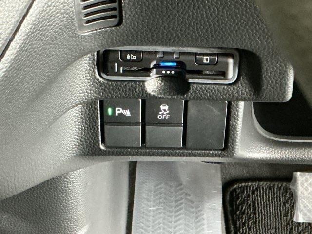 N-BOXカスタム L ドラレコ ナビ Rカメラ ブルートゥース Pソナー サイドエアバッグ Aストップ シートヒータ ベンチシート 点検記録簿 キーフリーシステム LEDライト リアカメ クルーズコントロール AC ETC(14枚目)