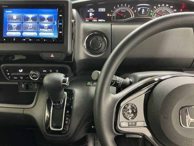 N-BOXカスタム L ドラレコ ナビ Rカメラ ブルートゥース Pソナー サイドエアバッグ Aストップ シートヒータ ベンチシート 点検記録簿 キーフリーシステム LEDライト リアカメ クルーズコントロール AC ETC(3枚目)