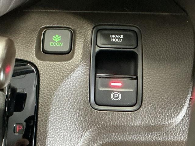 N-WGN Lホンダセンシング ナビ Rカメラ ブルートゥース ETC Bモニタ 誤発進抑制 シートヒータ オートライト 横滑り防止機能 USBポート パーキングセンサー セキュリティアラーム キーフリー スマートキー 記録簿(16枚目)