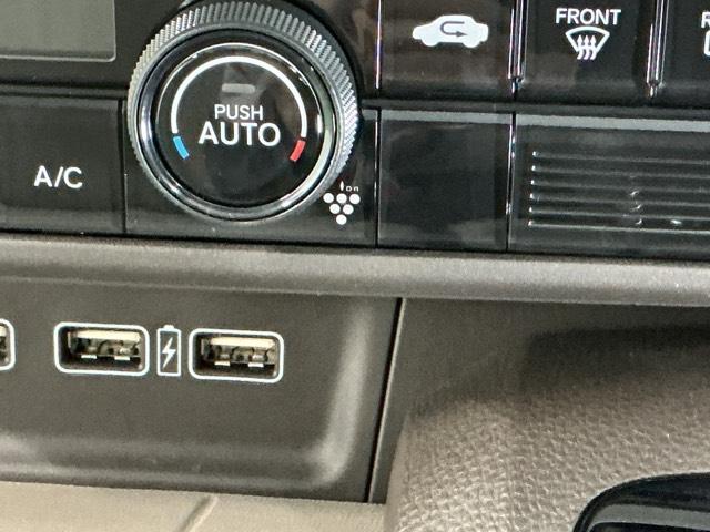 N-WGN Lホンダセンシング ナビ Rカメラ ブルートゥース ETC Bモニタ 誤発進抑制 シートヒータ オートライト 横滑り防止機能 USBポート パーキングセンサー セキュリティアラーム キーフリー スマートキー 記録簿(51枚目)