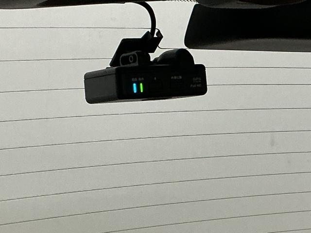 フィット e:HEVリュクス ドラレコ ナビ Rカメラ ブルートゥース 誤発進抑制機能 本革シート リアカメラ ETC付 LED シートヒーター クルーズコントロール セキュリティアラーム ドライブレコーダー DVD VSA(14枚目)