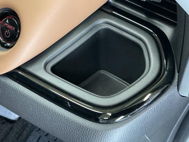 フィット e:HEVリュクス ドラレコ ナビ Rカメラ ブルートゥース 誤発進抑制機能 本革シート リアカメラ ETC付 LED シートヒーター クルーズコントロール セキュリティアラーム ドライブレコーダー DVD VSA(20枚目)