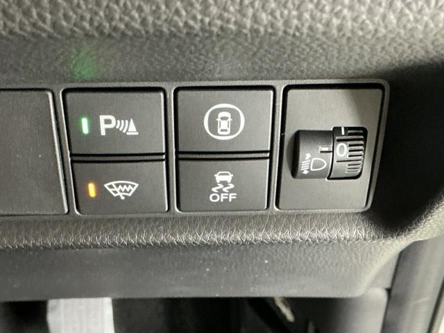 フィット e:HEVリュクス ドラレコ ナビ Rカメラ ブルートゥース 誤発進抑制機能 本革シート リアカメラ ETC付 LED シートヒーター クルーズコントロール セキュリティアラーム ドライブレコーダー DVD VSA(29枚目)