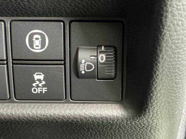 フィット e:HEVリュクス ドラレコ ナビ Rカメラ ブルートゥース 誤発進抑制機能 本革シート リアカメラ ETC付 LED シートヒーター クルーズコントロール セキュリティアラーム ドライブレコーダー DVD VSA(57枚目)