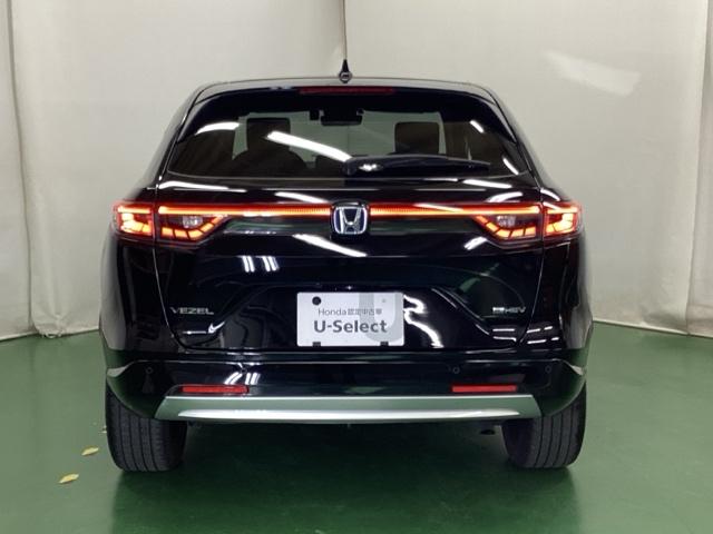 ヴェゼル ｅ：ＨＥＶＺ　ドラレコ　ナビ　Ｒカメラ　ブルートゥース　衝突回避支援ブレーキ機能　スマキ　Ｐトランク　フルオートエアコン　Ｄレコ　エアバッグ　両席エアバック　記録簿付　パワーウィンドウ　ＬＥＤランプ　ソナー　ＵＳＢ（9枚目）