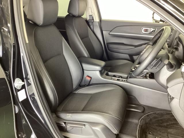 ヴェゼル ｅ：ＨＥＶＺ　ドラレコ　ナビ　Ｒカメラ　ブルートゥース　衝突回避支援ブレーキ機能　スマキ　Ｐトランク　フルオートエアコン　Ｄレコ　エアバッグ　両席エアバック　記録簿付　パワーウィンドウ　ＬＥＤランプ　ソナー　ＵＳＢ（25枚目）