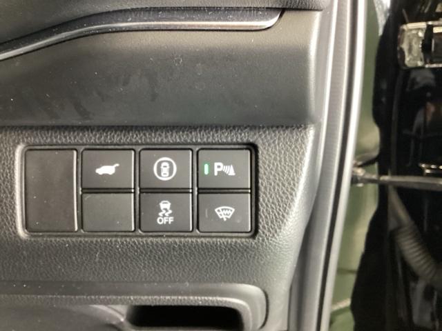 ヴェゼル ｅ：ＨＥＶＺ　ドラレコ　ナビ　Ｒカメラ　ブルートゥース　衝突回避支援ブレーキ機能　スマキ　Ｐトランク　フルオートエアコン　Ｄレコ　エアバッグ　両席エアバック　記録簿付　パワーウィンドウ　ＬＥＤランプ　ソナー　ＵＳＢ（57枚目）