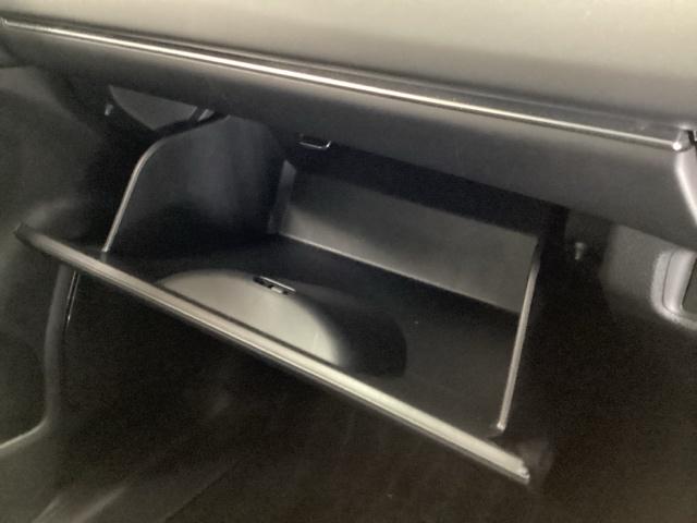 ヴェゼル ｅ：ＨＥＶＺ　ドラレコ　ナビ　Ｒカメラ　ブルートゥース　衝突回避支援ブレーキ機能　スマキ　Ｐトランク　フルオートエアコン　Ｄレコ　エアバッグ　両席エアバック　記録簿付　パワーウィンドウ　ＬＥＤランプ　ソナー　ＵＳＢ（59枚目）