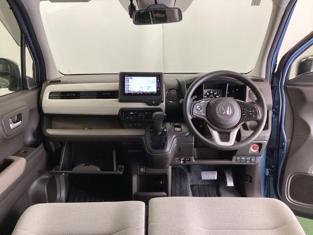 �h���C�o�[�𒆐S�Ɏ��R�Ɏ肪�͂��ʒu�ɂ`�s�Z���N�g���o�[��G�A�R���A�l�X�ȑ���X�C�b�`�Ȃǂ�z�u�A���쐫�ɗD��Ă��܂�