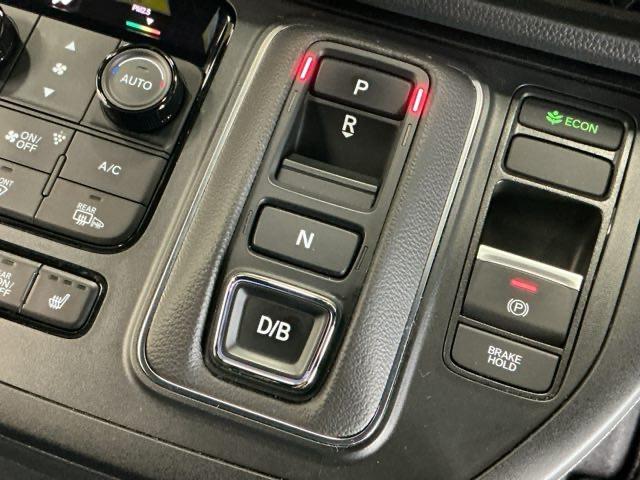 ステップワゴン e:HEVスパーダ 16インチアルミホイール LEDヘッドライト フルオートエアコン ESC シートヒータ キーフリー LEDヘッドランプ イモビ ABS スマートキ USBポート クルーズコントロール ECOモード(14枚目)