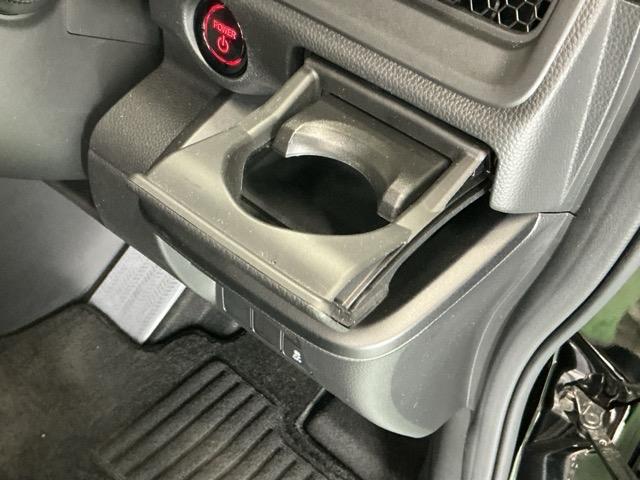 ステップワゴン e:HEVスパーダ 16インチアルミホイール LEDヘッドライト フルオートエアコン ESC シートヒータ キーフリー LEDヘッドランプ イモビ ABS スマートキ USBポート クルーズコントロール ECOモード(16枚目)