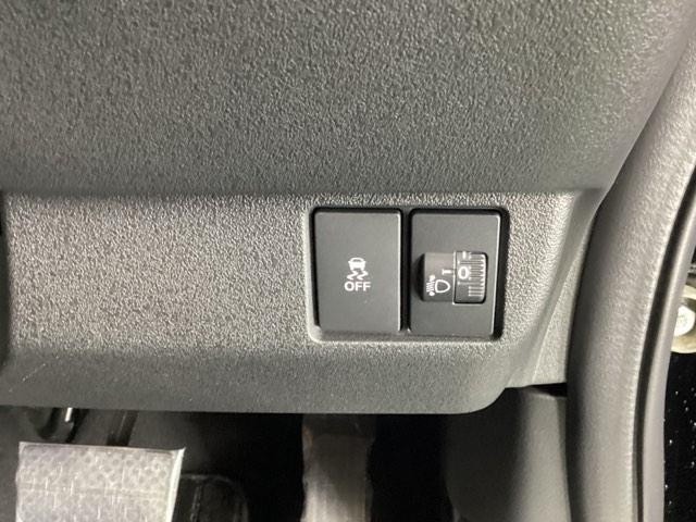 Ｎ－ＢＯＸカスタム ベースグレード　ドラレコ　ナビ　Ｒカメラ　ブルートゥース　ＵＳＢ接続　ＣＭＢＳ　Ｄレコ　ベンチシート　オートエアコン　スマートキ　ＬＥＤ　盗難防止装置　クルコン　ＥＴＣ　バックカメラ　フルセグＴＶ　パワーステアリング（28枚目）