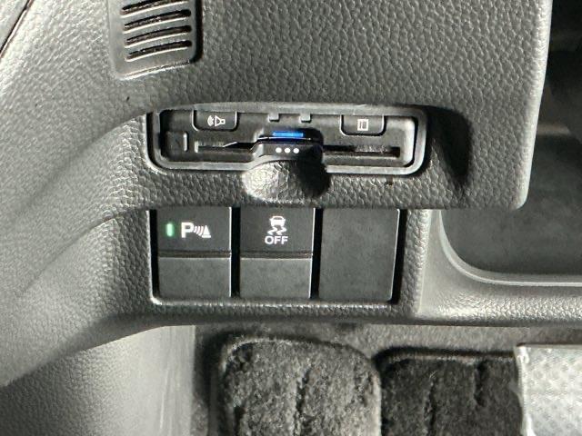 Ｎ－ＢＯＸカスタム Ｌ・スロープ　ドラレコ　ナビ　Ｒカメラ　ブルートゥース　両側電動ドア　キーレス　ＬＥＤ　ＵＳＢ　オートライト　シートヒーター　コーナーセンサー　フルセグ　ＥＴＣ　ＤＶＤ　衝突軽減Ｂ　クルーズコントロール　ＶＳＡ（14枚目）