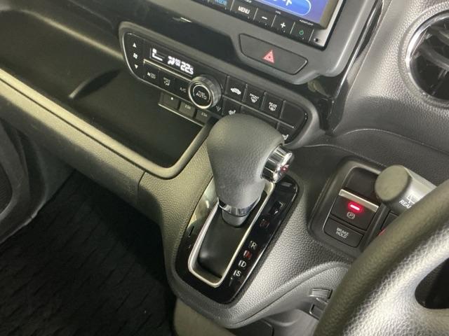 Ｎ－ＢＯＸカスタム Ｌ・スロープ　ドラレコ　ナビ　Ｒカメラ　ブルートゥース　両側電動ドア　キーレス　ＬＥＤ　ＵＳＢ　オートライト　シートヒーター　コーナーセンサー　フルセグ　ＥＴＣ　ＤＶＤ　衝突軽減Ｂ　クルーズコントロール　ＶＳＡ（18枚目）