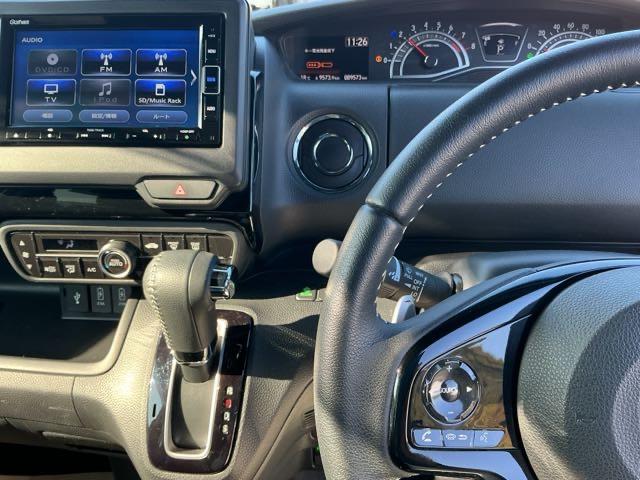 Ｎ－ＢＯＸカスタム Ｌターボ　ドラレコ　ナビ　Ｒカメラ　ブルートゥース　地デジチューナー　衝突軽減ブレーキサポート　ＬＥＤヘッドライ　アイドリングＳ　ターボエンジン　ＰＳ　カーテンエアバック　シートヒータ　エアバック　ＵＳＢ　ＰＷ（3枚目）