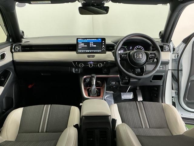 ヴェゼル ｅ：ＨＥＶＰＬａＹ　ナビ　Ｒカメラ　ブルートゥース　フルセグ　衝突被害軽減ブレーキ　カーテンエアバッグ　盗難防止装置　アイドルストップ　Ｐセンサー　ＡＢＳ　ＥＳＣ　フルオートエアコン　シートヒータ　エアバッグ　Ａライト（2枚目）