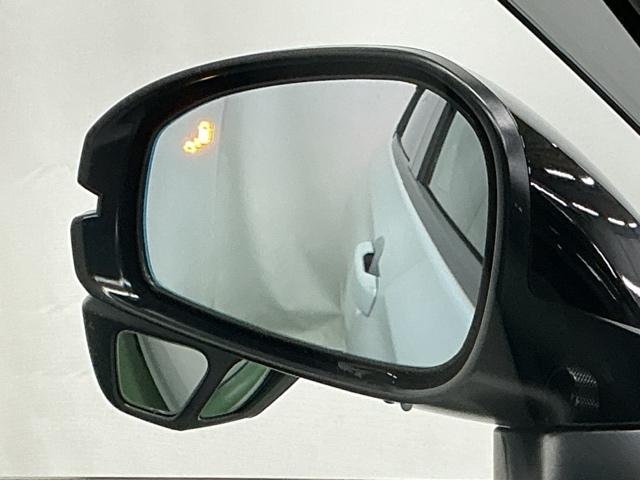 ヴェゼル ｅ：ＨＥＶＰＬａＹ　ナビ　Ｒカメラ　ブルートゥース　フルセグ　衝突被害軽減ブレーキ　カーテンエアバッグ　盗難防止装置　アイドルストップ　Ｐセンサー　ＡＢＳ　ＥＳＣ　フルオートエアコン　シートヒータ　エアバッグ　Ａライト（23枚目）