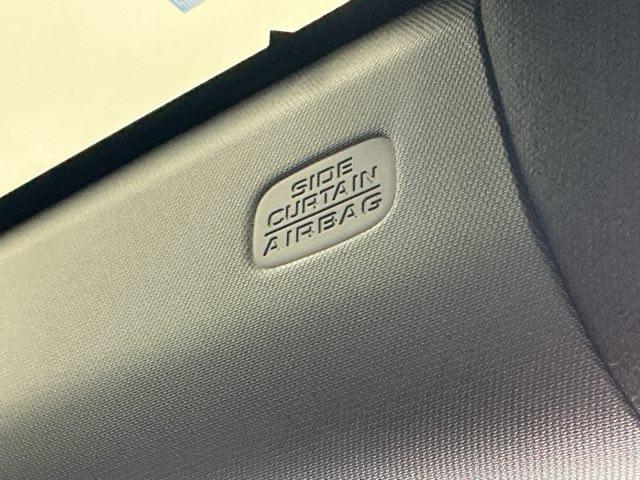 ヴェゼル ｅ：ＨＥＶＰＬａＹ　ナビ　Ｒカメラ　ブルートゥース　フルセグ　衝突被害軽減ブレーキ　カーテンエアバッグ　盗難防止装置　アイドルストップ　Ｐセンサー　ＡＢＳ　ＥＳＣ　フルオートエアコン　シートヒータ　エアバッグ　Ａライト（55枚目）