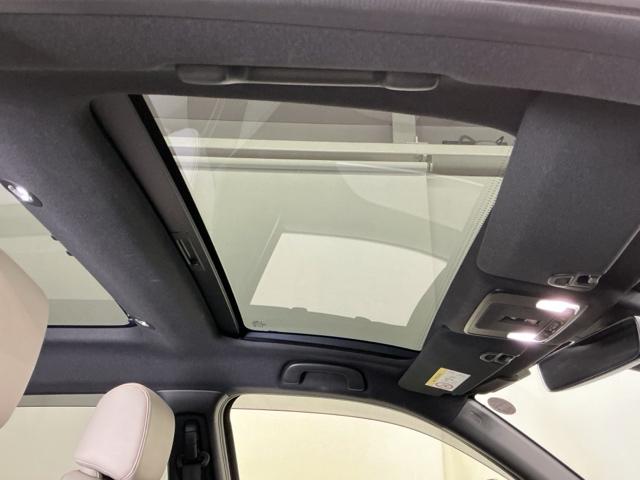 ヴェゼル ｅ：ＨＥＶＰＬａＹ　ナビ　Ｒカメラ　ブルートゥース　フルセグ　衝突被害軽減ブレーキ　カーテンエアバッグ　盗難防止装置　アイドルストップ　Ｐセンサー　ＡＢＳ　ＥＳＣ　フルオートエアコン　シートヒータ　エアバッグ　Ａライト（56枚目）