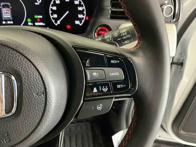 ヴェゼル ｅ：ＨＥＶＰＬａＹ　ナビ　Ｒカメラ　ブルートゥース　フルセグ　衝突被害軽減ブレーキ　カーテンエアバッグ　盗難防止装置　アイドルストップ　Ｐセンサー　ＡＢＳ　ＥＳＣ　フルオートエアコン　シートヒータ　エアバッグ　Ａライト（62枚目）