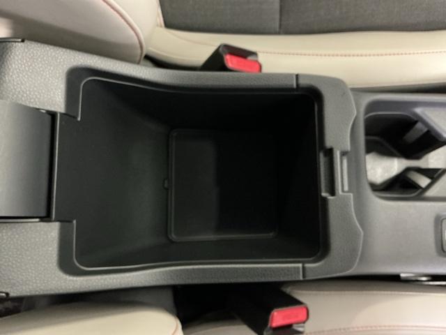 ヴェゼル ｅ：ＨＥＶＰＬａＹ　ナビ　Ｒカメラ　ブルートゥース　フルセグ　衝突被害軽減ブレーキ　カーテンエアバッグ　盗難防止装置　アイドルストップ　Ｐセンサー　ＡＢＳ　ＥＳＣ　フルオートエアコン　シートヒータ　エアバッグ　Ａライト（66枚目）