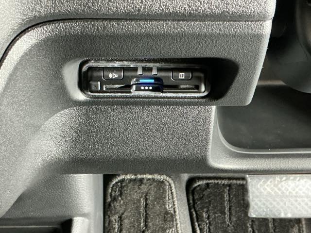 N-BOXカスタム ターボ ナビ Rカメラ ブルートゥース フルセグ イモビライザー 衝突被害軽減 ベンチシート キーフリー Pセンサー ESC パワステ 両席エアバック サイドエアバッグ ターボ車 USB接続 Aライト Bカメ(13枚目)